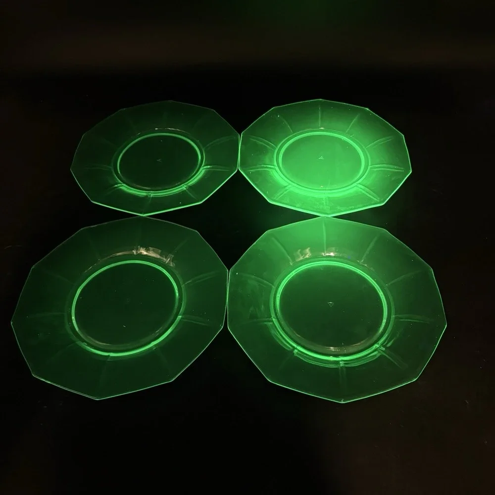1930s Cambridge Glass Co. Decagon Uranium Depression Glass Plates, 8